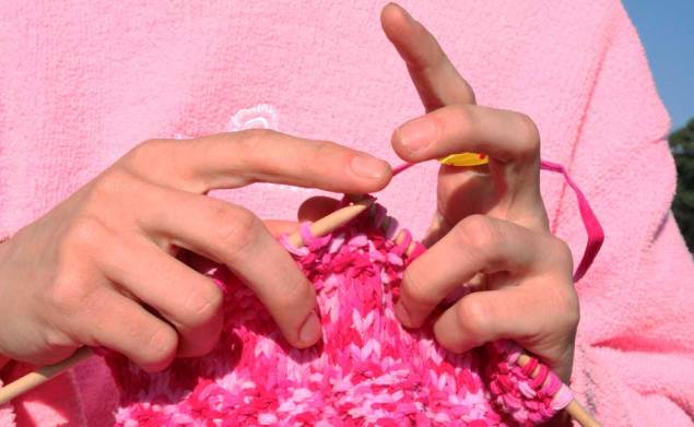 Knitting (Photo - Johntex, Wikimedia Commons).